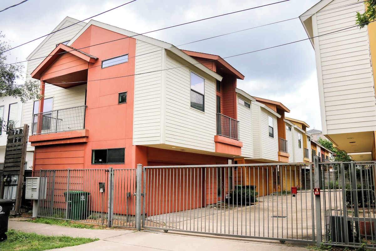Photo 5 of Vibrant Townhouse in Secure Gated Community