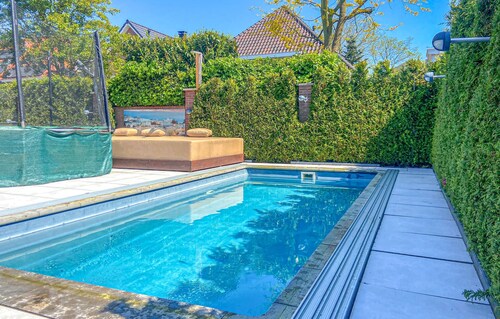 Cozy home in Den Haag with WiFi