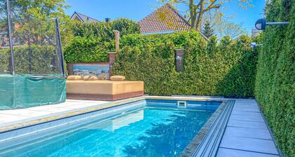 Cozy home in Den Haag with WiFi