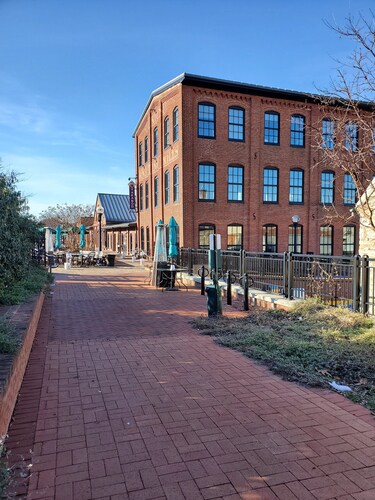 Premiere Property, Historic District, Off-Street Park, Spring & Summer