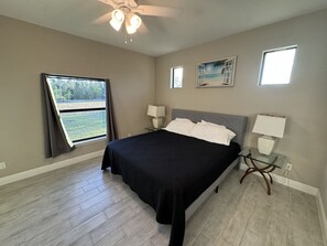 4 bedrooms, iron/ironing board, travel cot, free WiFi - 4 King Bedroom Home with Large TVs in All Rooms - Brand New Home! (Cape Coral)