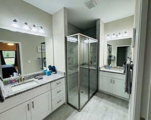 Hair dryer, towels - 4 King Bedroom Home with Large TVs in All Rooms - Brand New Home! (Cape Coral)