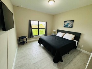 4 bedrooms, iron/ironing board, travel crib, free WiFi