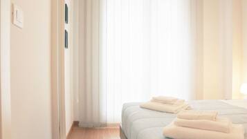 1 Schlafzimmer, BĂŒgeleisen/BĂŒgelbrett, WLAN, BettwĂ€sche