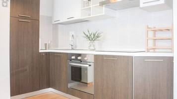 Ofen, Wasserkocher mit Kaffee-/Teezubehör, Toaster