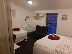 Spa - Farmhouse apartment for 6 persons family friendly (Hornafjörður)