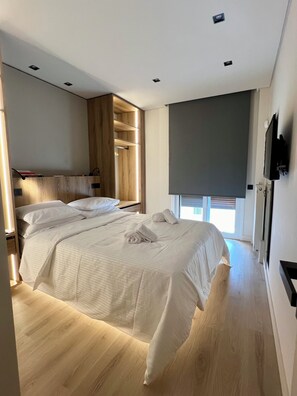 2 bedrooms, iron/ironing board, free WiFi, bed sheets - Luxury Modern Apt near Acropolis and 350 mt from Metro Station (Athena)
