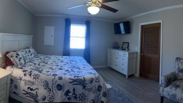 4 bedrooms, desk, free WiFi, bed sheets