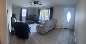 Smart TV - Charming pet-friendly, beach home near Bethany Beach- great local attractions.  (Ocean View)