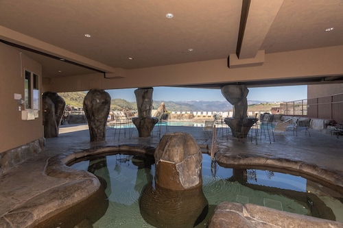 Grandview 645 Waterfront condo on Lake Chelan