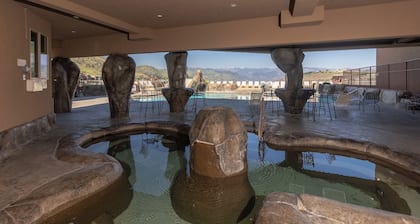 Grandview 645 Waterfront condo on Lake Chelan