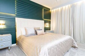 5 bedrooms, iron/ironing board, travel cot, WiFi