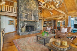 スマートテレビ、暖炉、テレビゲーム、テーブルサッカー台