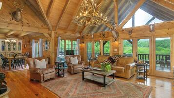 TV connectée, cheminée, jeux vidéo, baby-foot