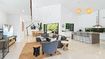 Smart TV, offices