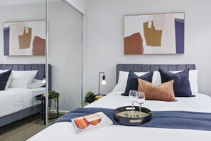 2 bedrooms, iron/ironing board, travel cot, WiFi - The Fulton Residence (Saint Kilda East)