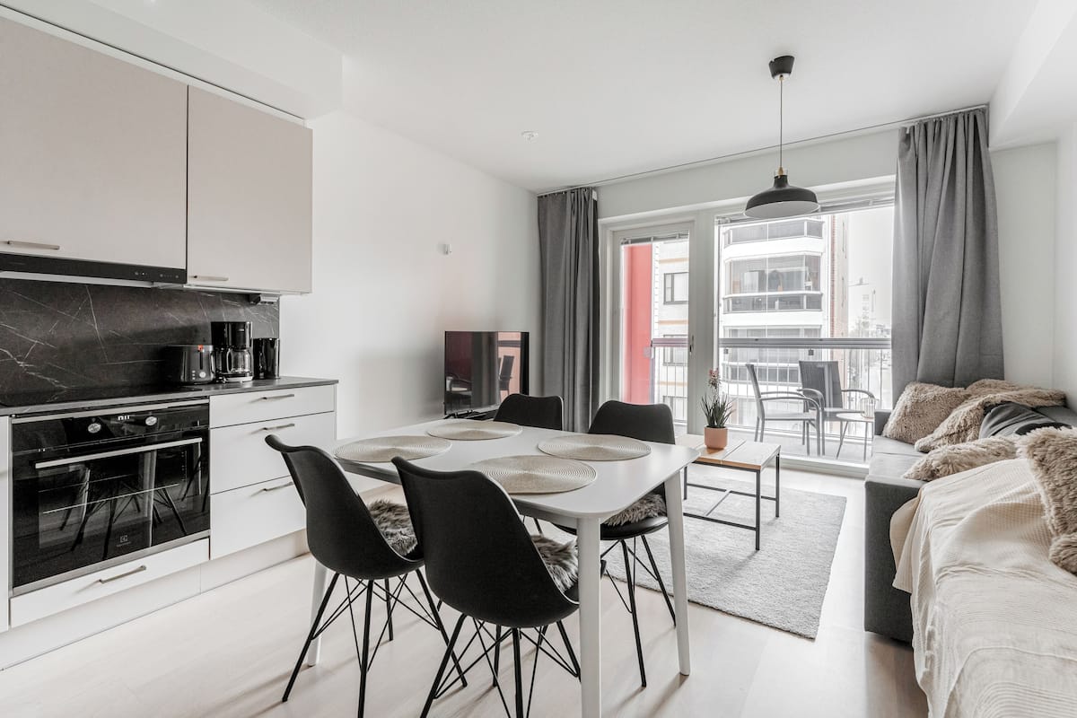 Superior Apartment | Individually decorated, individually furnished, desk, laptop workspace