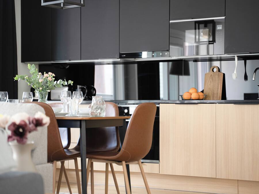 Exclusive-Apartment | Eigene Küche | Wasserkocher mit Kaffee-/Teezubehör, großer Kühlschrank, Mikrowelle