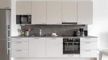 Superior Apartment | Private kitchen | Full-size fridge, microwave, oven, stovetop