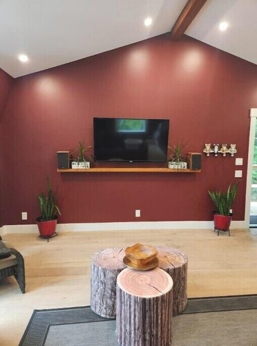 Private Dock - Tranquil Weekend Getaway