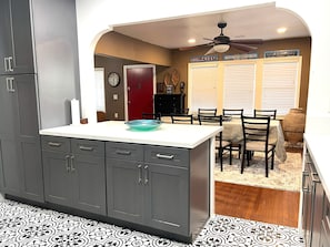 Dining - Expansive Home in San Diego, AC, Updated, near Downtown-Beaches and the Zoo! (San Diego)