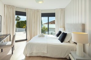 6 chambres, fer et planche à repasser, Wi-Fi, draps fournis