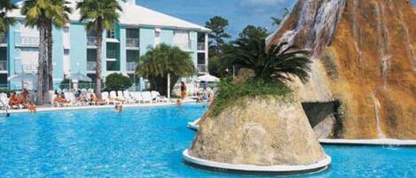 Piscine extérieure, piscine chauffée