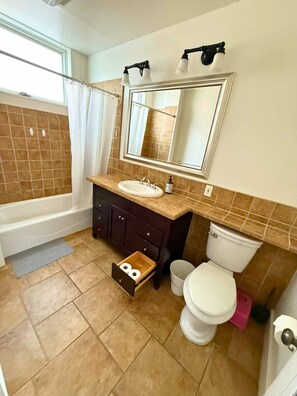 تجهيزات دش، مجففات شعر، مناشف