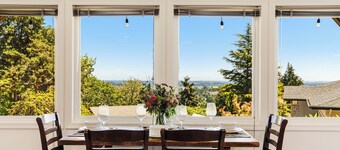 Red Hills Vacation | 3BR Hot Tub, Sauna & Views