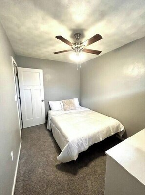 2 bedrooms, iron/ironing board, free WiFi, bed sheets