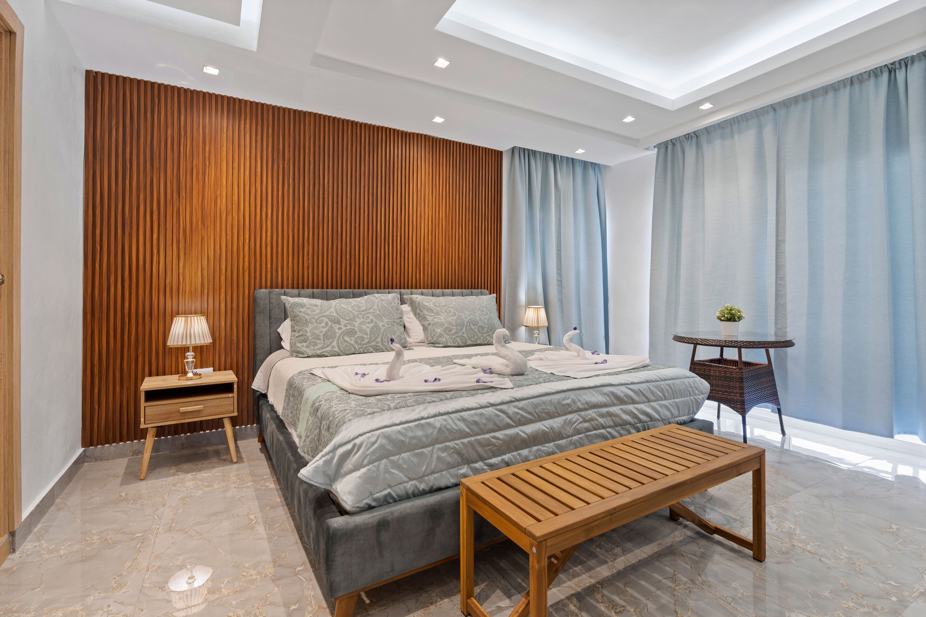 ロイヤル ルーム | エジプト綿のシーツ、高級寝具、低反発ベッド、客室ごとに異なるインテリア