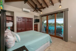 4 chambres, bureau, fer et planche à repasser, lit parapluie