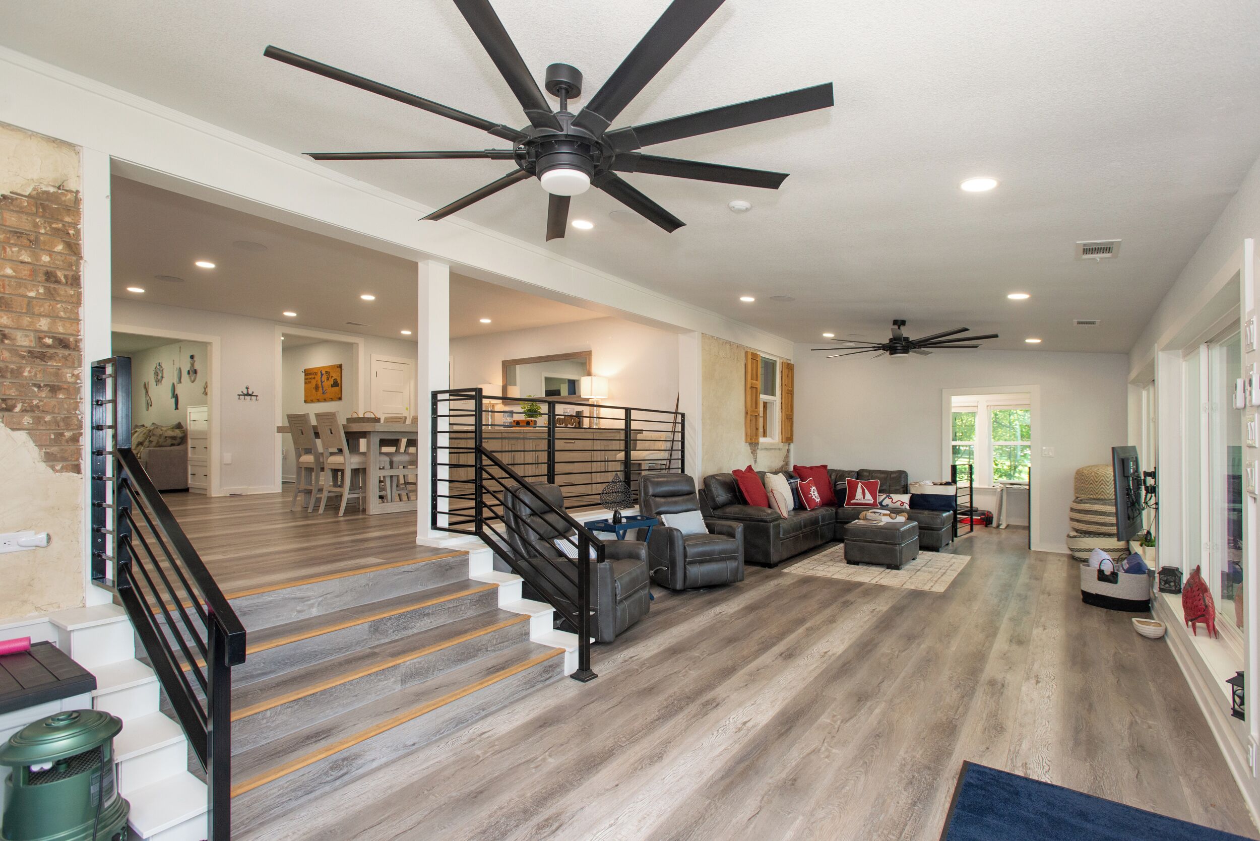 المنشأة من الداخل