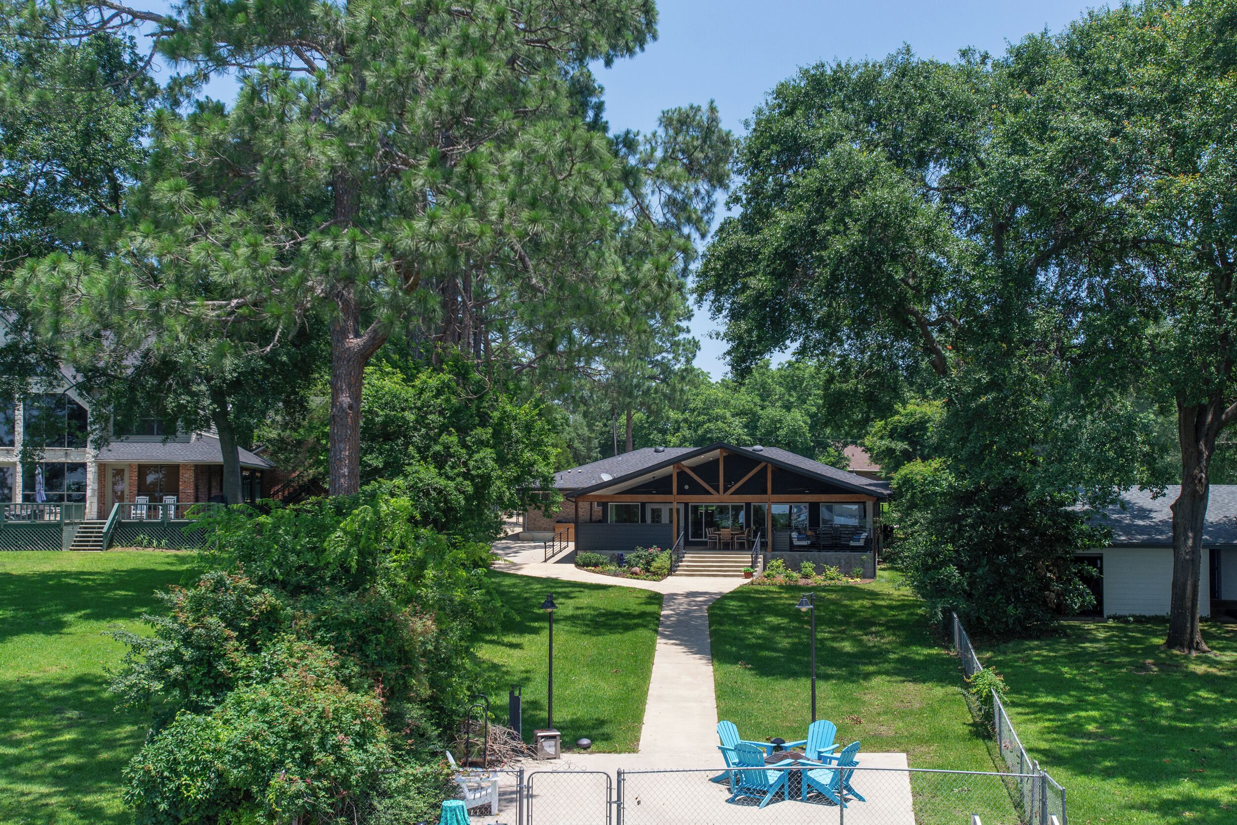 المنشأة من الخارج