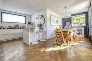 Dining - 5 Bedroom Private vacation home in Nantes (Nantes)