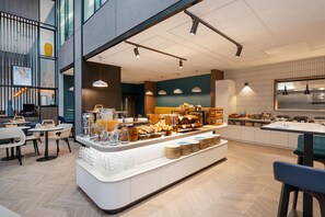 Daily buffet breakfast (GBP 15.95 per person) - Hyatt Place Leeds (Leeds)