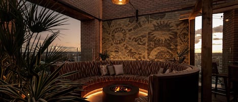 2 restaurants, spécialités Cuisine sud-américaine