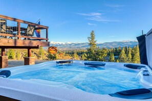 Tina de hidromasaje al aire libre