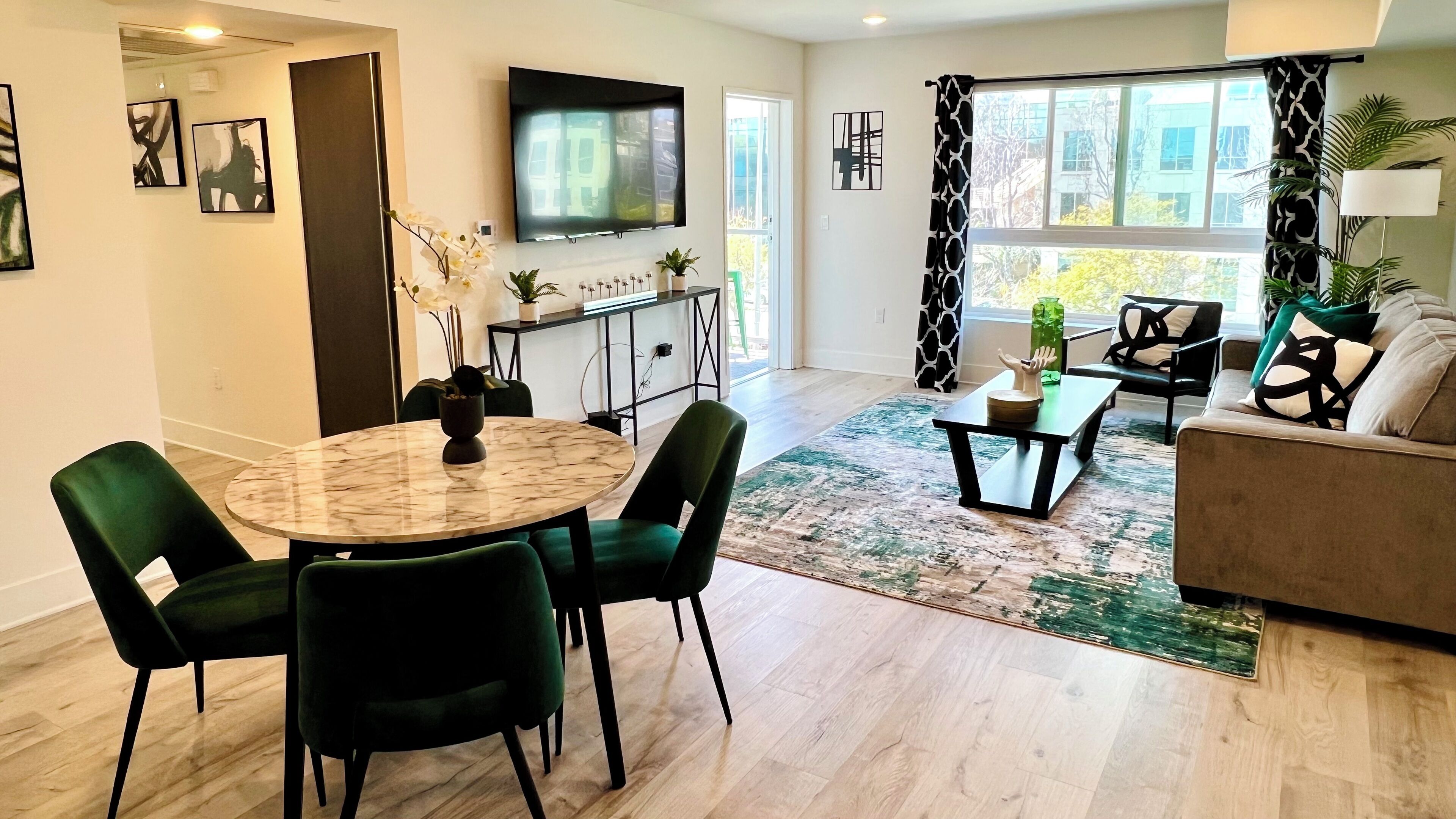 Century City Fancy West Hollywood 2br w/ Parking