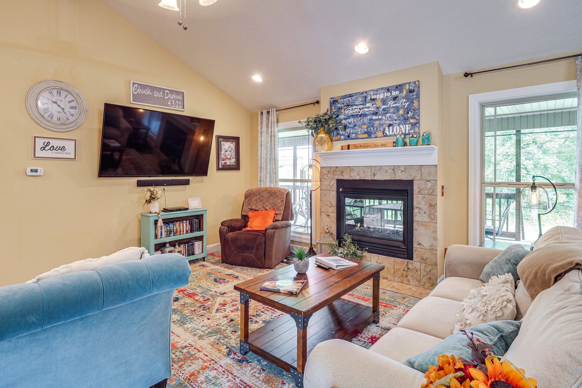 Smart TV, fireplace, DVD player, books