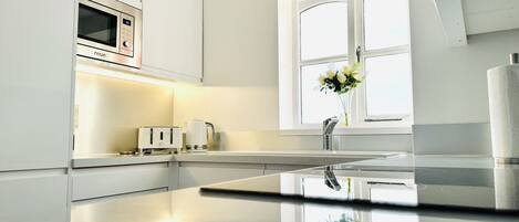 Fridge, microwave, oven, stovetop