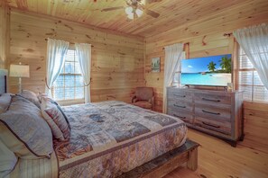 5 bedrooms, desk, iron/ironing board, travel crib