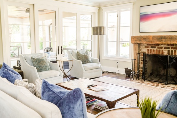 Smart TV, fireplace, books