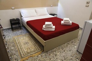 Comfort Room, City View | Individually furnished, free WiFi - Napul'è (Naples)