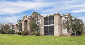 Exterior - Upgraded condo close to Beach (Foley)