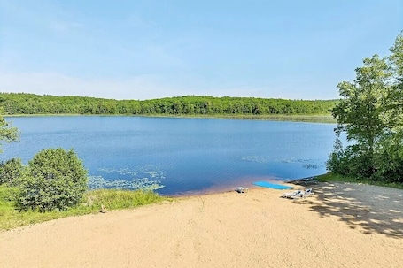 Sun loungers. Lakes Region Cozy Camp in Shellcamp