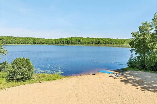 Lakes Region Cozy Camp in Shellcamp