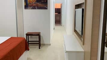1 bedroom, desk, WiFi, bed sheets