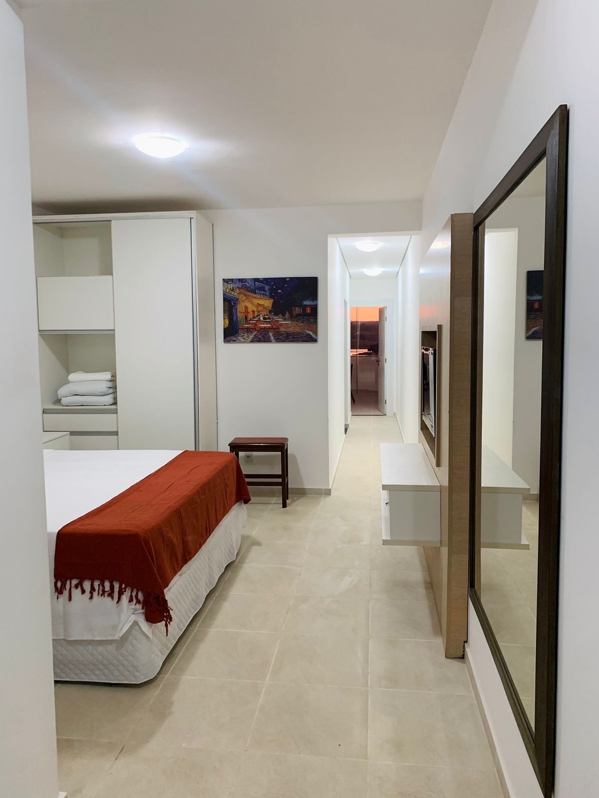 1 quarto, escrivaninha, Wi-Fi, roupa de cama