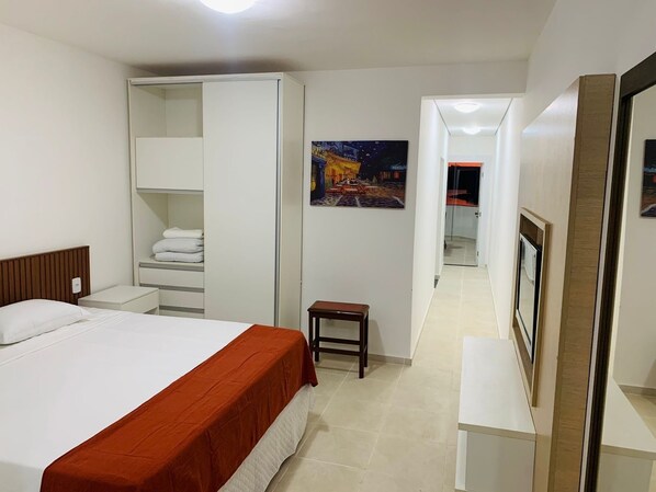 1 bedroom, desk, WiFi, bed sheets - Flat Lagamar Varginha (Lagamar)